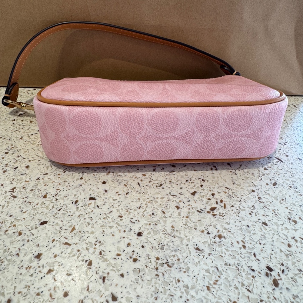 Coach Powder Pink 2026 - Picture 2 of 6